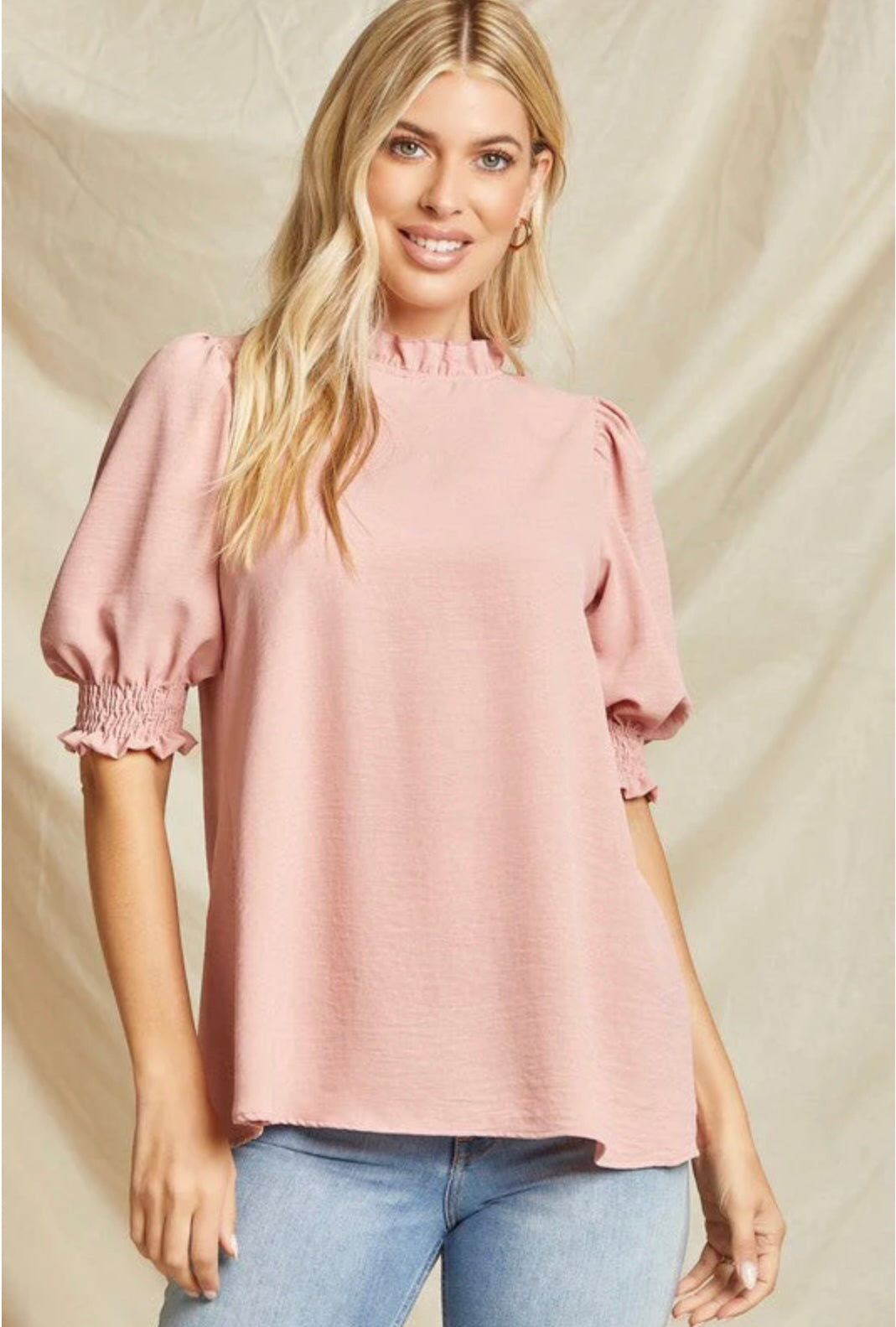 PLUS SIZE SOLID RUFFLE BACK BUTTON TOP